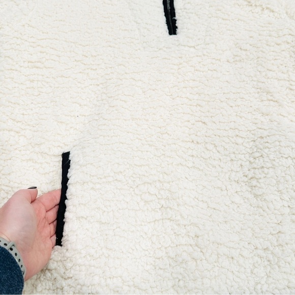 NWT Thread & Supply Cream Black Piping Quarter Zip Sherpa Pullover Sweatshirt - Picture 2 of 8